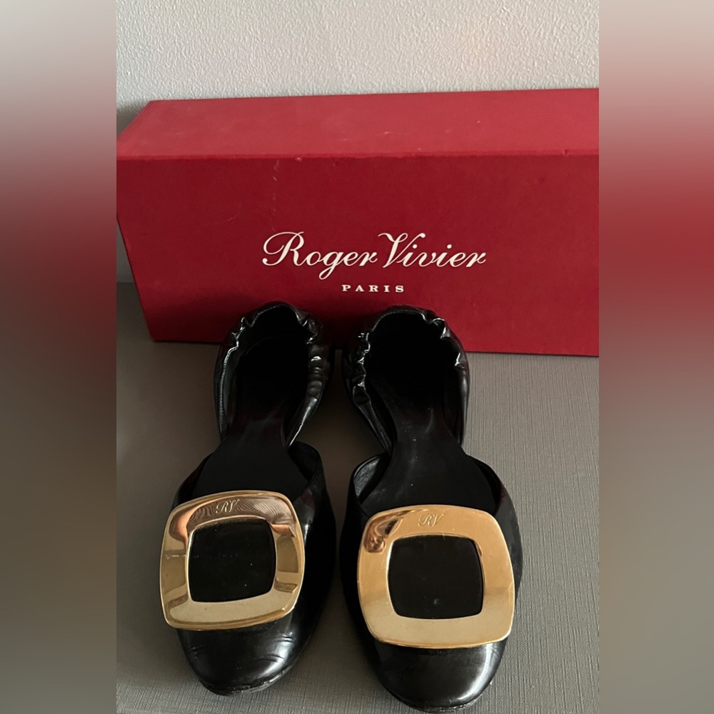 Roger Vivier Chips ballerina flats in patent leather with a gold-tone buckle 7 - Picture 3 of 10